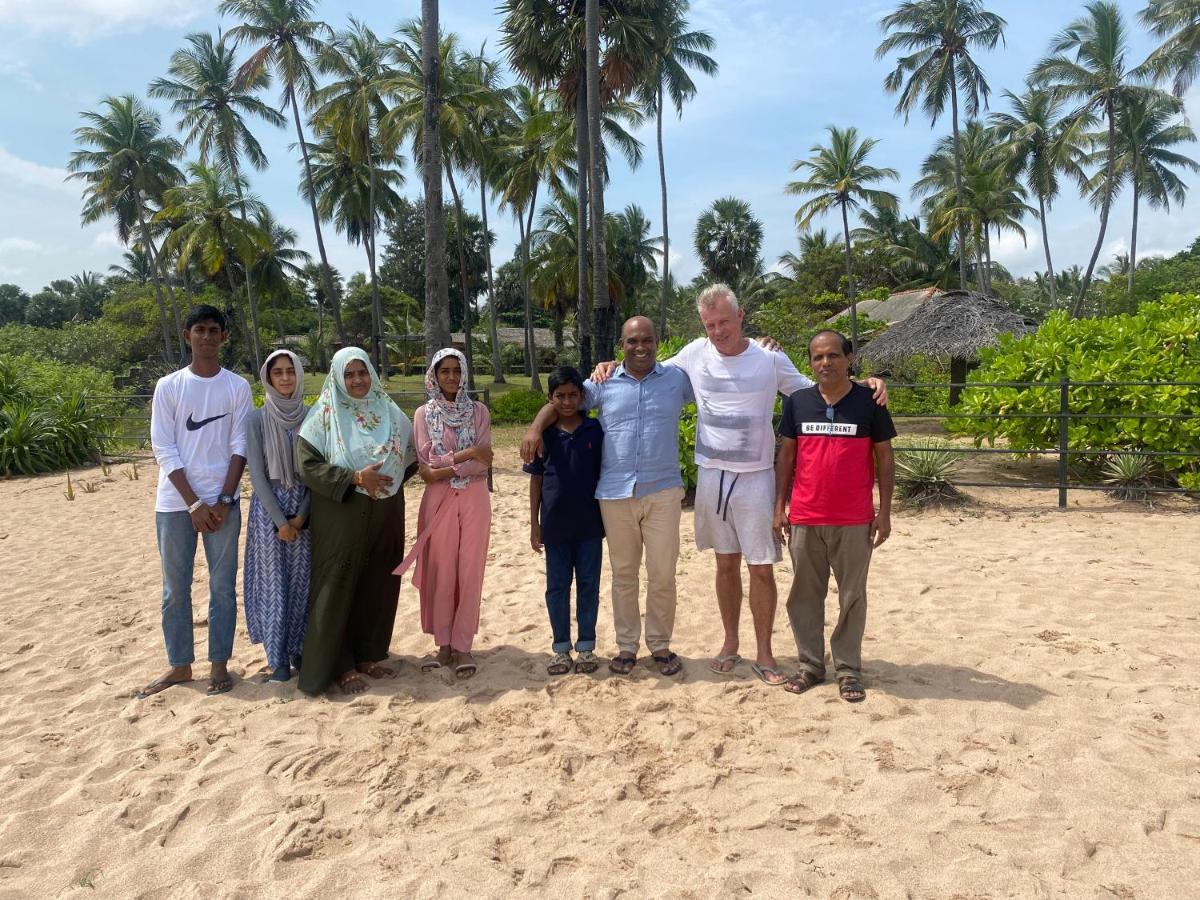 108 Palms Beach Resort Trincomalee Exterior foto