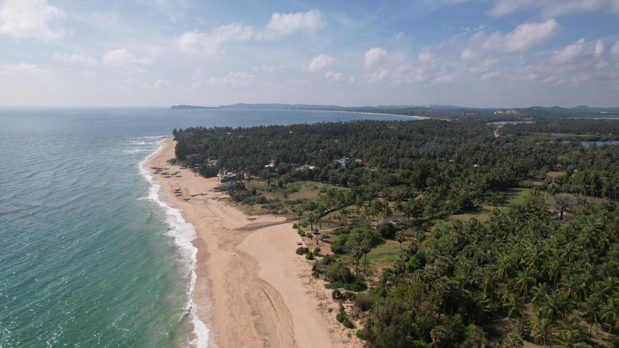 108 Palms Beach Resort Trincomalee Exterior foto